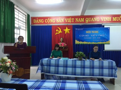 Hội nghị cán bộ, viên chức trường tiểu học Phú Tân năm học 2019 - 2020
