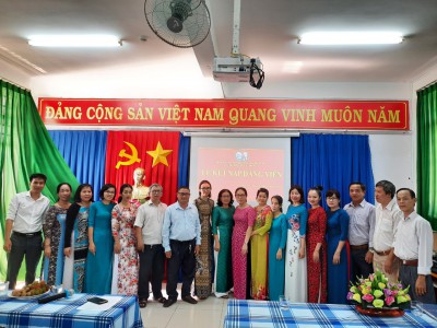 Lễ kết nạp Đảng viên mới năm 2020 Chi bộ tiểu học Phú Tân